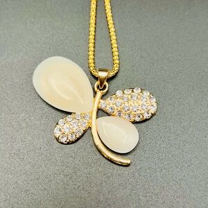 Elegant Gold Butterfly Pendant Necklace